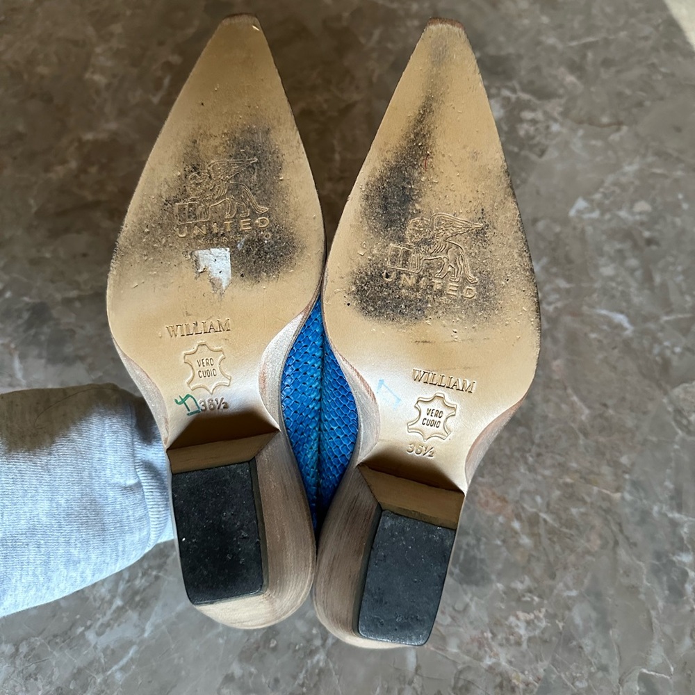 Gorgeous Electric Blue Python Mules - image 4